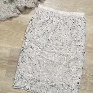 🖤5/$40!!  Elegant Lace Beige Floral Pencil Skirt.